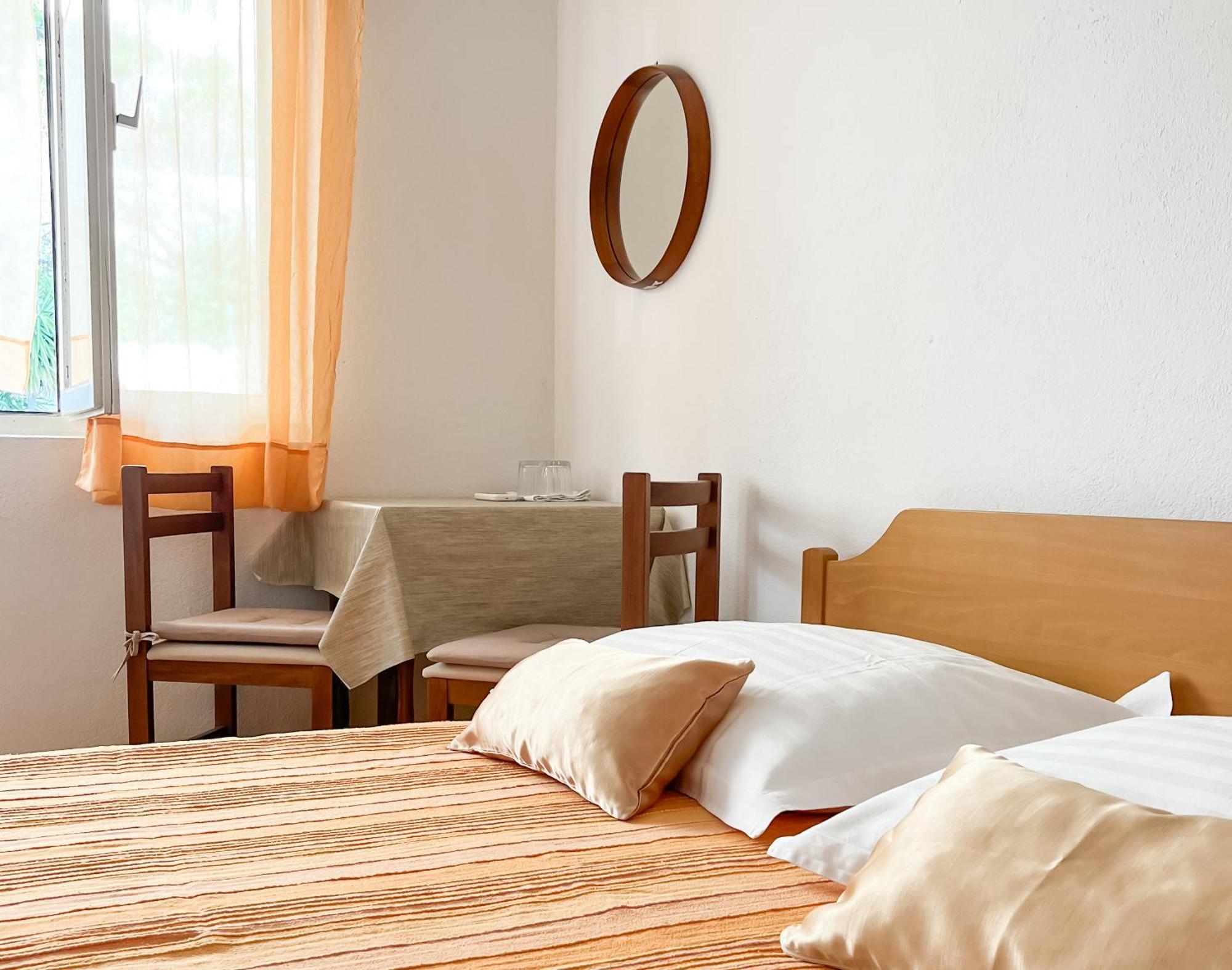 Seaside Apartments And Rooms Baska Voda Bagian luar foto