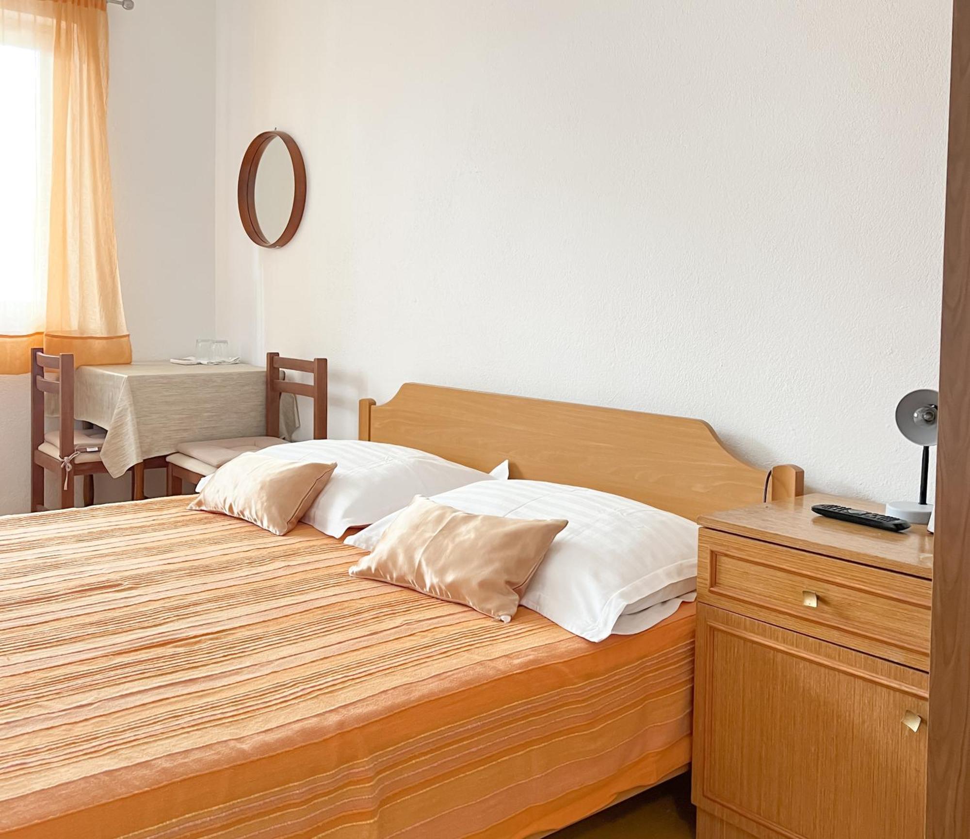 Seaside Apartments And Rooms Baska Voda Bagian luar foto
