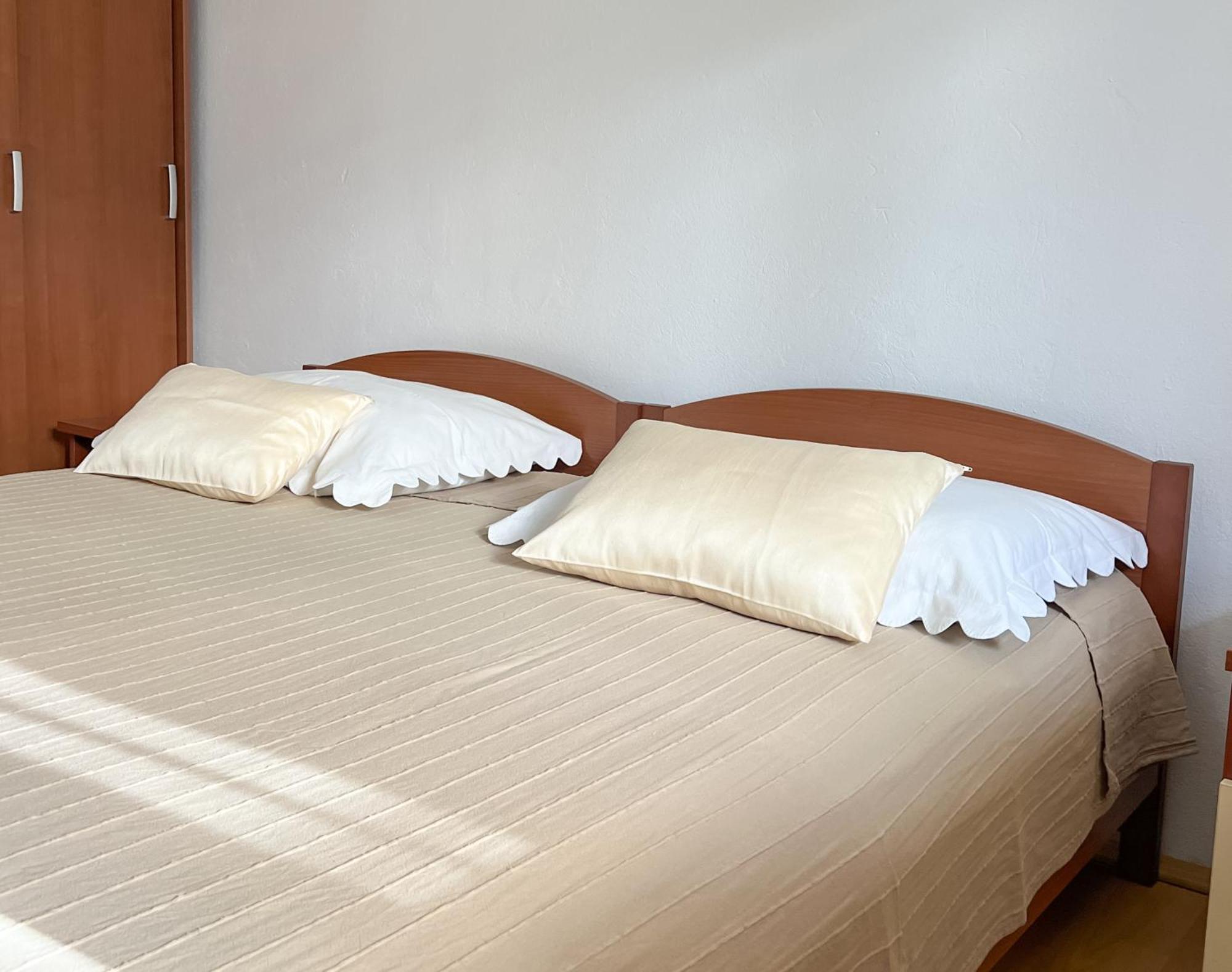 Seaside Apartments And Rooms Baska Voda Bagian luar foto
