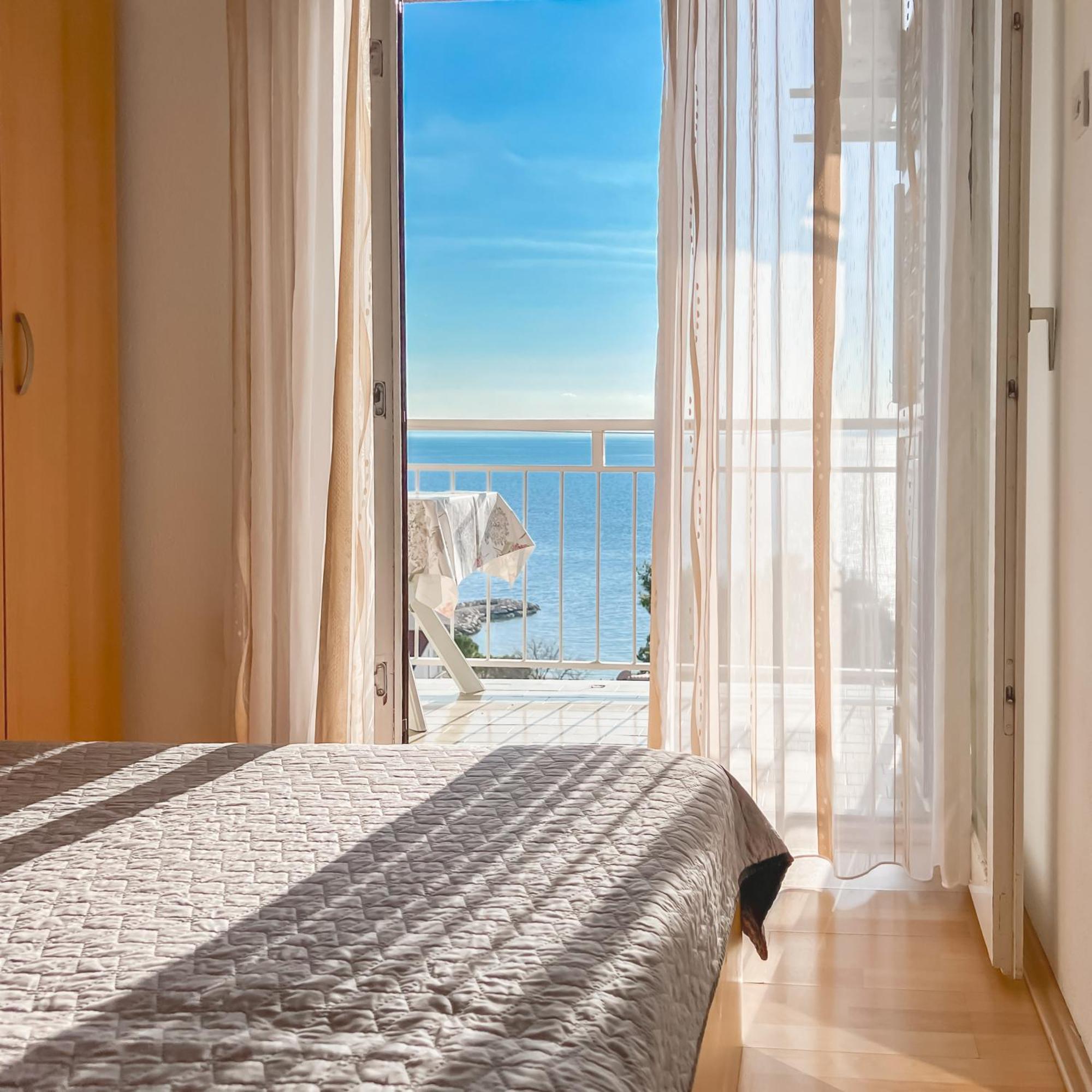 Seaside Apartments And Rooms Baska Voda Bagian luar foto