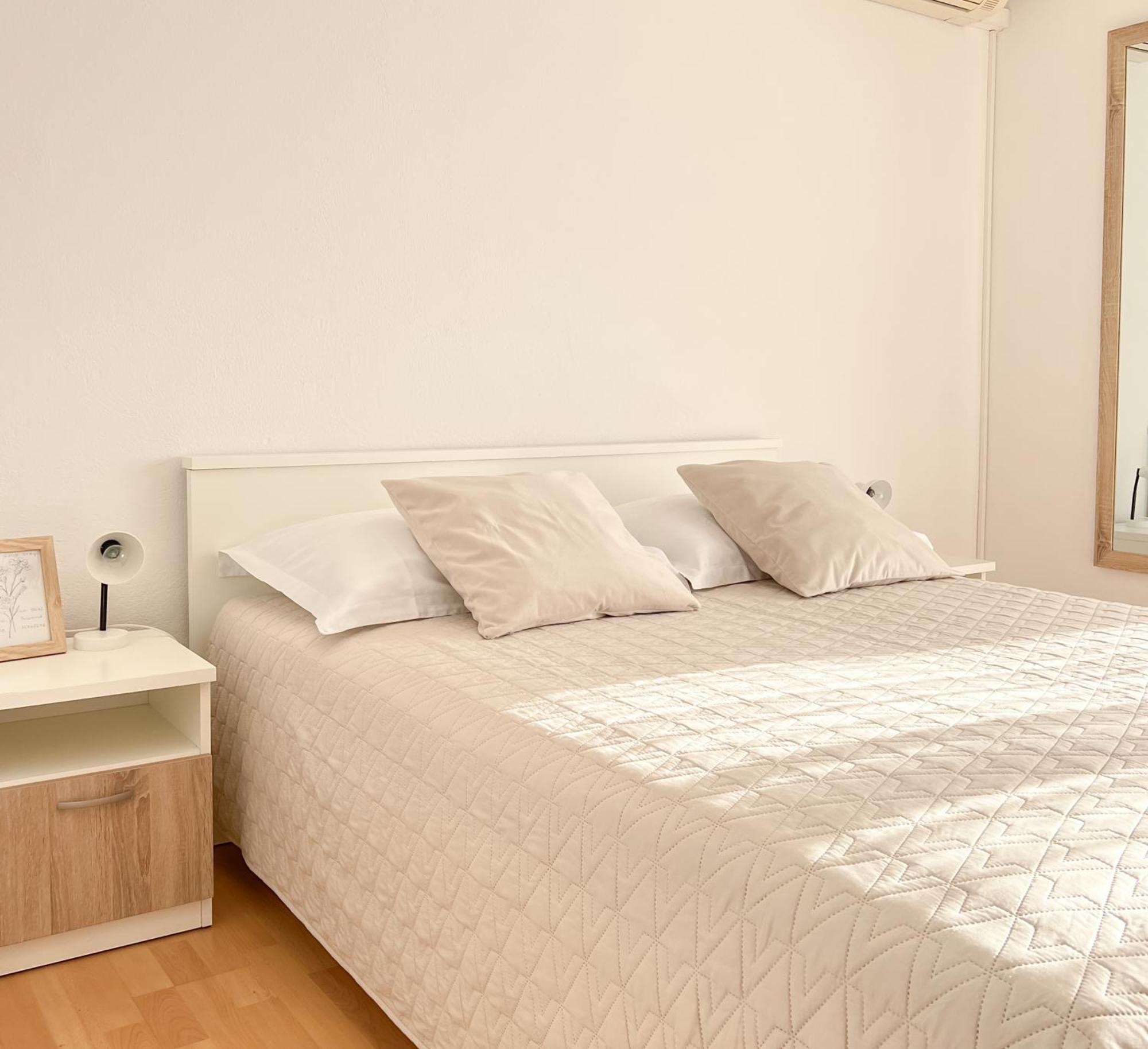 Seaside Apartments And Rooms Baska Voda Bagian luar foto