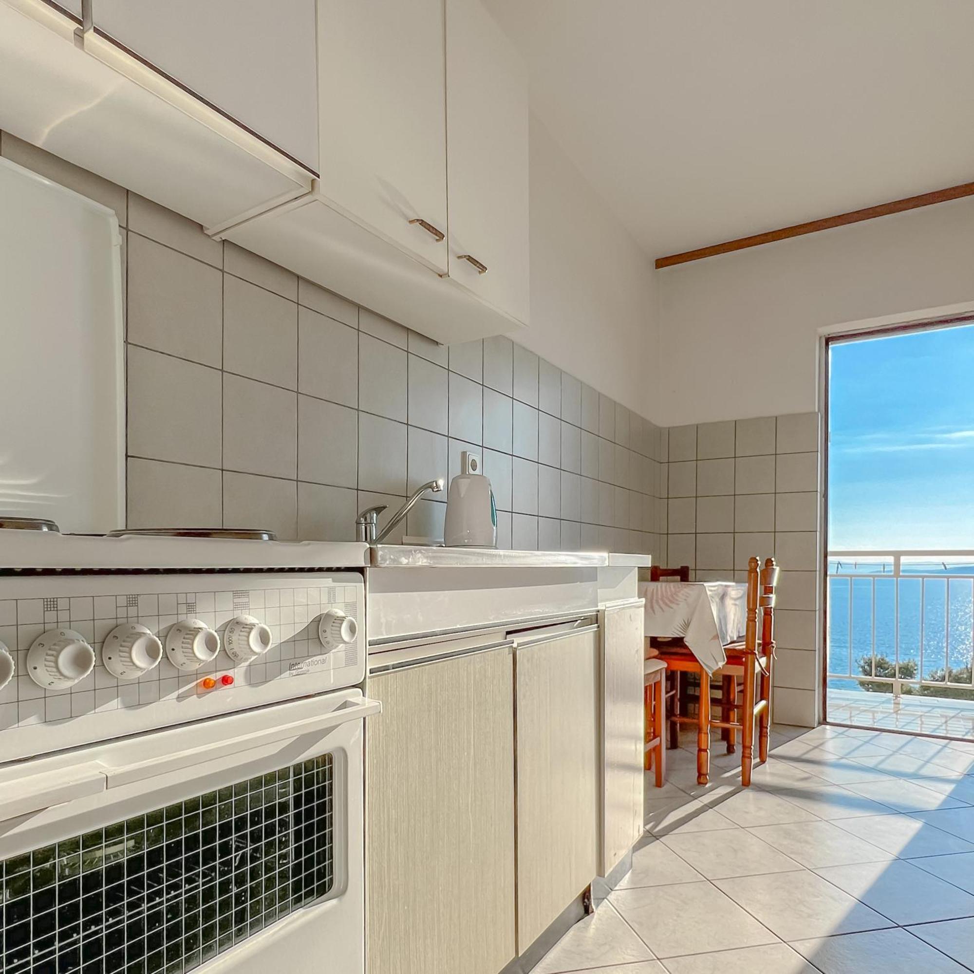 Seaside Apartments And Rooms Baska Voda Bagian luar foto