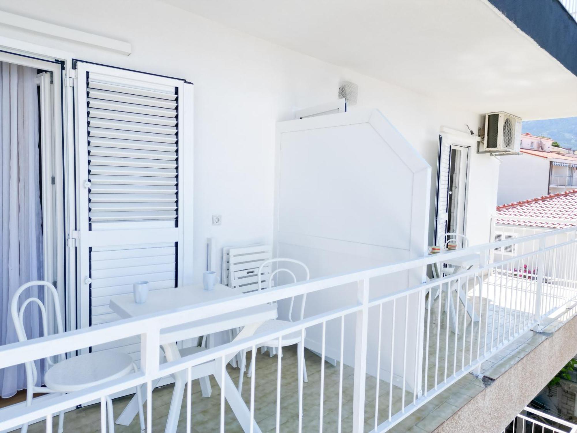 Seaside Apartments And Rooms Baska Voda Bagian luar foto