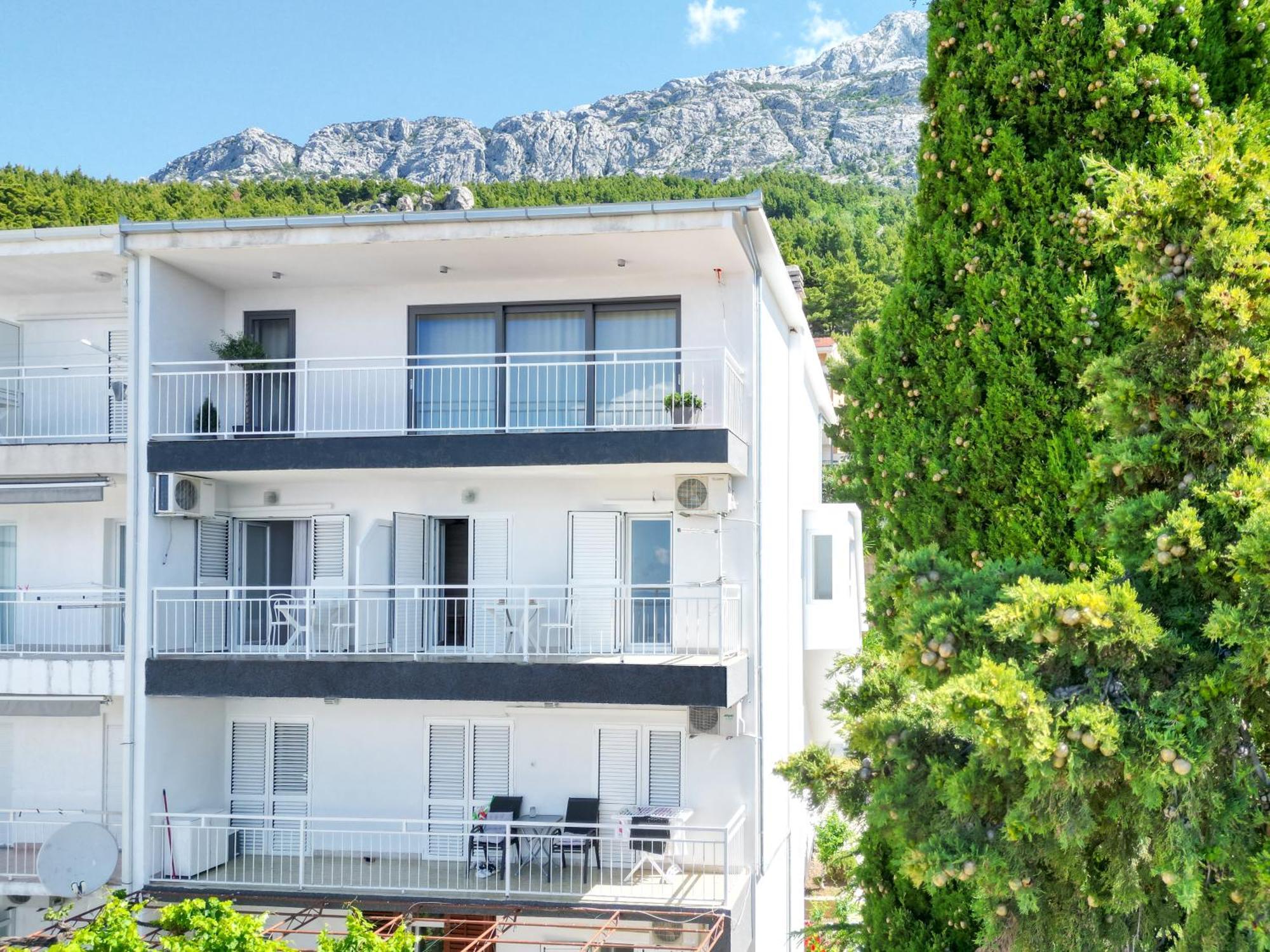 Seaside Apartments And Rooms Baska Voda Bagian luar foto
